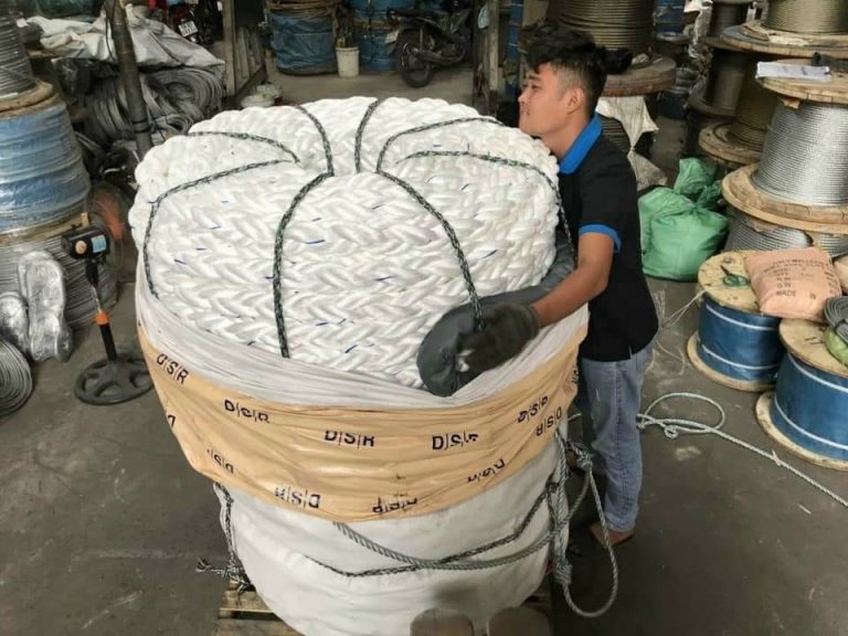 giá dây buộc tàu, Bảng giá dây buộc tàu, dây buộc tàu, công ty Lê Hà Vina, Lê Hà Vina, dây neo tàu, giá dây neo tàu, Phân loại dây buộc tàu, Dây buộc tàu polypropylene, Dây buộc tàu Nylon, Dây buộc tàu PP Superdan, cung cấp giá dây buộc tàu