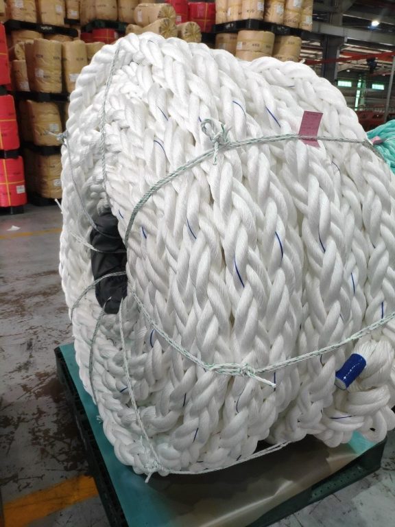 giá dây buộc tàu, Bảng giá dây buộc tàu, dây buộc tàu, công ty Lê Hà Vina, Lê Hà Vina, dây neo tàu, giá dây neo tàu, Phân loại dây buộc tàu, Dây buộc tàu polypropylene, Dây buộc tàu Nylon, Dây buộc tàu PP Superdan, cung cấp giá dây buộc tàu