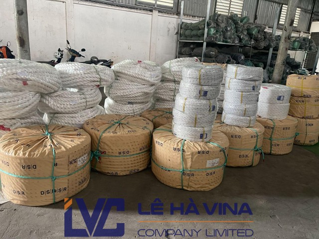 Dây neo tàu, dây buộc tàu, dây neo tàu 03 tao, dây neo tàu 40mm, dây neo tàu D40, dây neo tàu pp, dây neo tàu pp 3 tao, dây neo tàu pp 40mm, công ty Lê Hà, công ty Lê Hà Vina, Lê Hà Vina